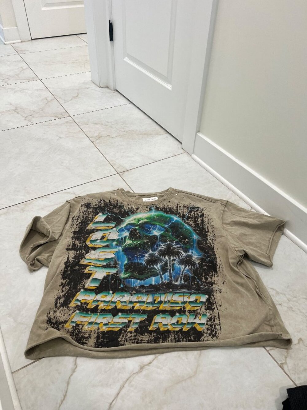 First Row Khaki Lost Paradiso Skull Studded Distressed Graphic Tee Size XXL